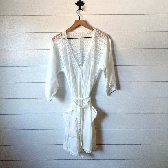 Other - White Gauzy and Lace Robe